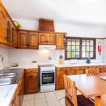 Patroves Ranch - Private Pool & Sea Views Hébergement de vacances *